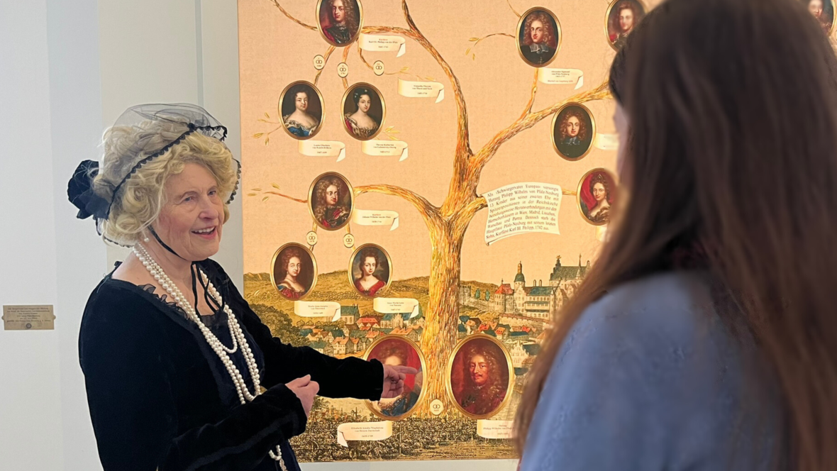 kostuemfuehrung_helga_herzogin_elisabeth_stammbaum-3
