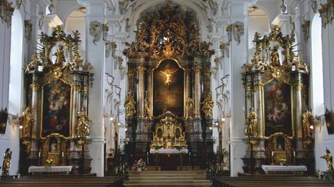 wallfahrtskirche-bergen-innenansicht-1-0_bernhard-mahler