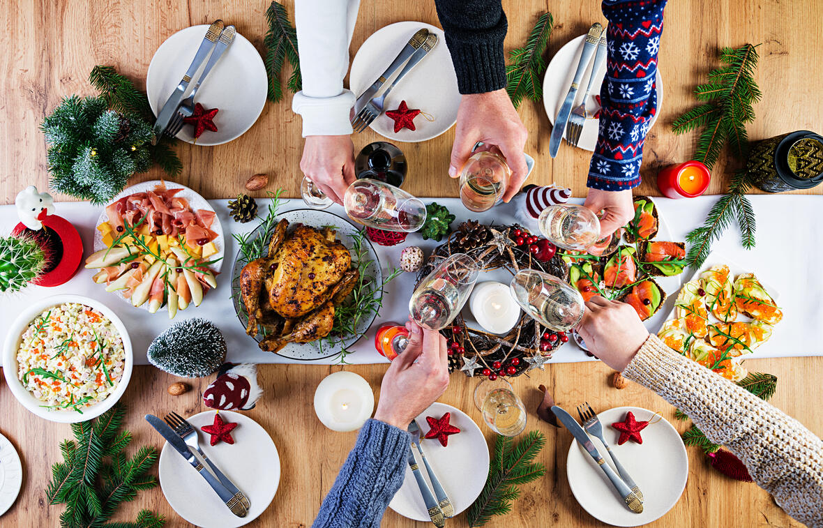 weihnachtsessen-freepik