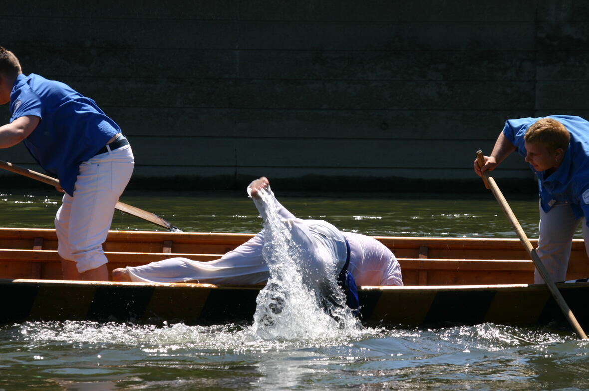 fischerstechen-wasserplanschen